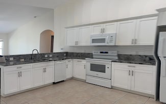 2465 SE Melaleuca Blvd, Port Saint Lucie, FL 34952