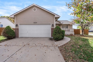 1427 E Village Estates Dr, Park City, KS 67219