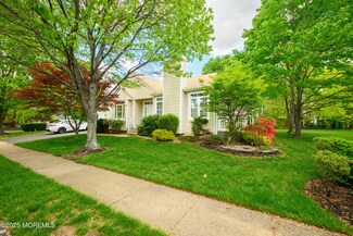 30 Springlawn Dr, Lakewood, NJ 08701