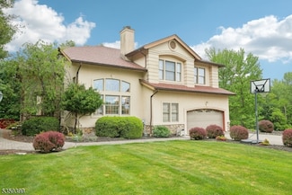 45 Dykers Farm Rd, North Haledon, NJ 07508