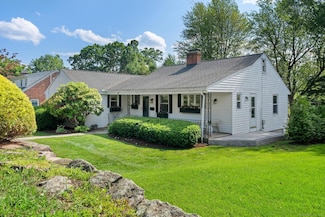 29 Fairwood Farms Dr, West Hartford, CT 06107