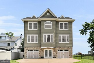 2260 Lake Dr, Pasadena, MD 21122
