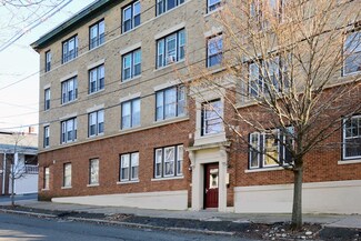 25 Roslyn St Unit 2, Salem, MA 01970