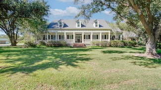 216 Ridgewood Blvd, Golden Meadow, LA 70357