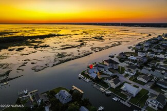 141 Bowen St, Atlantic Beach, NC 28512