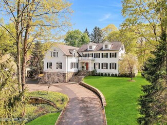 7 Patricia Ln, Cos Cob, CT 06807
