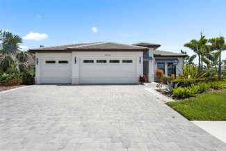 8229 Grande Shores Dr, Sarasota, FL 34240