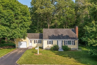 1 Winter Dr, Seekonk, MA 02771
