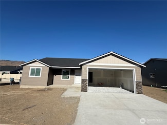 40 Salmon Dr, Wenatchee, WA 98801
