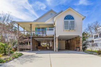 105 SW 3rd St, Oak Island, NC 28465