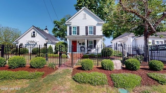 305 Anne St, Jacksonville, NC 28540