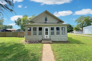 211 Indian Ave, Hastings, IA 51540