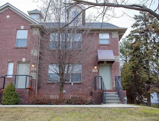 17069 E 14 Mile Rd Unit 8, Fraser, MI 48026