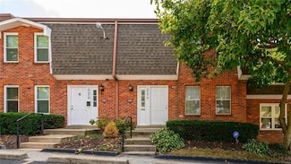 10374 Beau Jardin Dr, Saint Louis, MO 63146