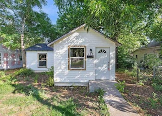 412 E 1st St, Burkburnett, TX 76354