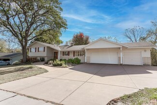 2305 Skyline Dr S, Burnsville, MN 55337