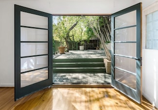 2174 Beachwood Terrace, Los Angeles, CA 90068