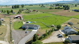 1212 Winners Circle Ln, Corvallis, MT 59828