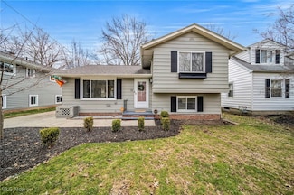 16 Waban Rd, Eastlake, OH 44095