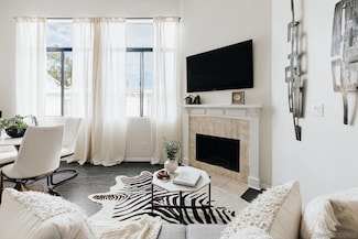 4652 Don Lorenzo Dr Unit A, Los Angeles, CA 90008