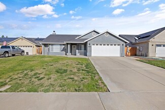 3632 E School Ct, Visalia, CA 93292