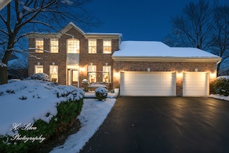 496 Oakhurst Ln, Carpentersville, IL 60110