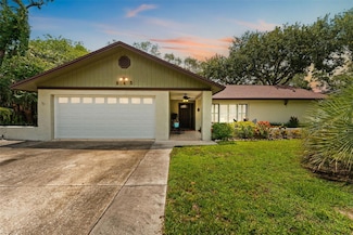 945 Winding Oaks Dr, Palm Harbor, FL 34683