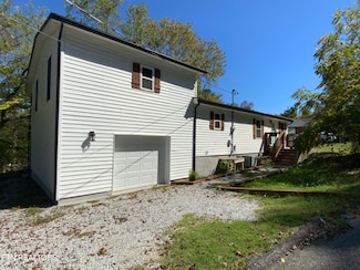 111 Hillwood Dr, Harriman, TN 37748