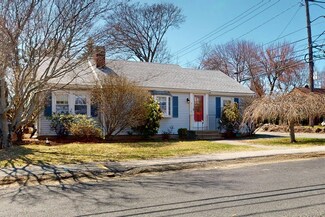 3 Alderwood Rd, Waltham, MA 02452