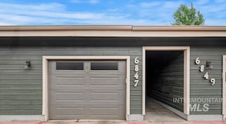 6847 W Maxwell Ln, Boise, ID 83704