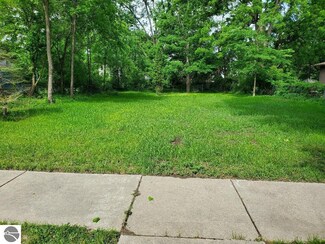 620 S Pine St Unit 8, Mount Pleasant, MI 48858