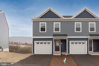 155 Highpoint Park Dr, Pleasant Gap, PA 16823