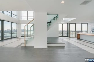 320 Adolphus Ave Unit 316, Cliffside Park, NJ 07010