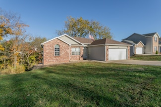 207 Caribou Dr, Columbia, MO 65202