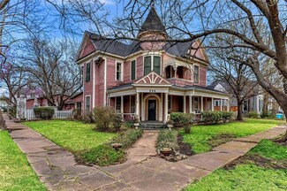 208 S Gowdy St, Whitewright, TX 75491