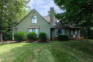 1037 Amber Ridge Rd, Charlottesville, VA 22901