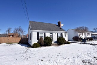 19 Maplehurst Ave, Warwick, RI 02889