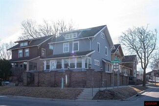 229 W Pleasant St, Mankato, MN 56001