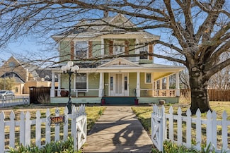 819 S Crockett St, Sherman, TX 75090