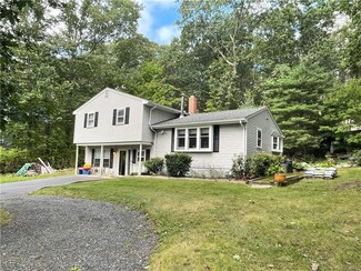 10 Ledgemont Terrace, North Scituate, RI 02857