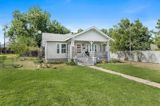 510 Bugbee Ave, Clarendon, TX 79226