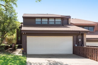 707 Oakwood Trail, Fort Worth, TX 76112