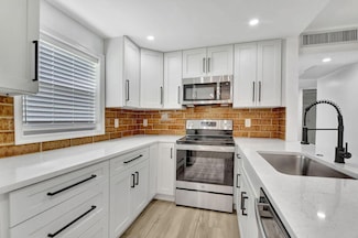 216 Flanders E, Delray Beach, FL 33484