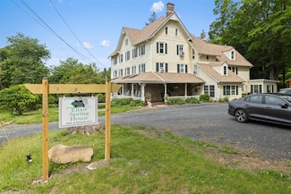 346 Crescent Ave, Highland, NY 12528