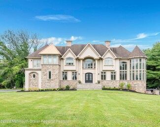 8 Richmonde Ct, Colts Neck, NJ 07722