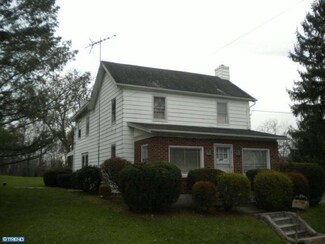 228 Hilltop Rd, Coopersburg, PA 18036