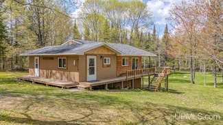 9190 Blue Jay Ln, Florence, WI 54121