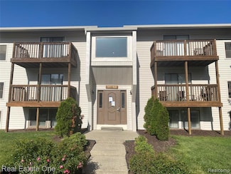30060 W 12 Mile Rd Unit 96, Farmington Hills, MI 48334
