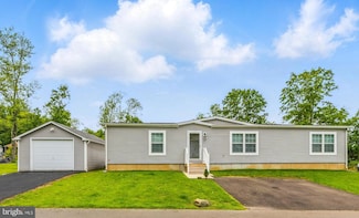 20 Golfview Dr, Quakertown, PA 18951