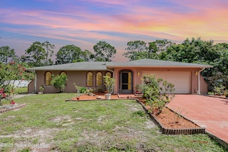 755 Haftez St NE, Palm Bay, FL 32907